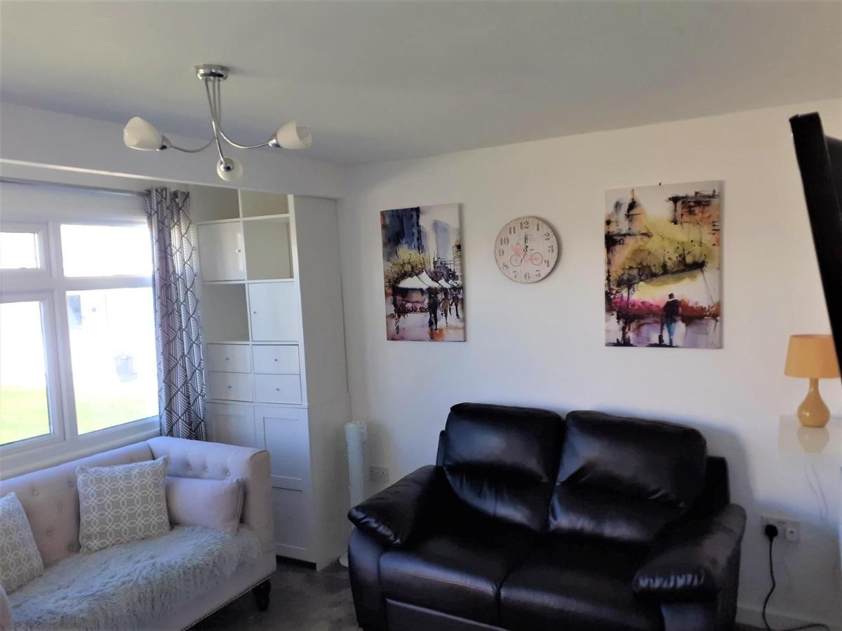 Fabulous 2 Bedroom Dog Friendly Chalet 5 Min Walk To Beach, Nr Gt Yarmouth & Norfolk Broads Scratby Exteriör bild